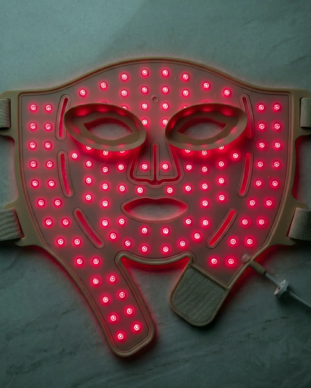 Hautseite der Renpho LED-Maske mit den 324 LED-Köpfen im flexiblen Silikon