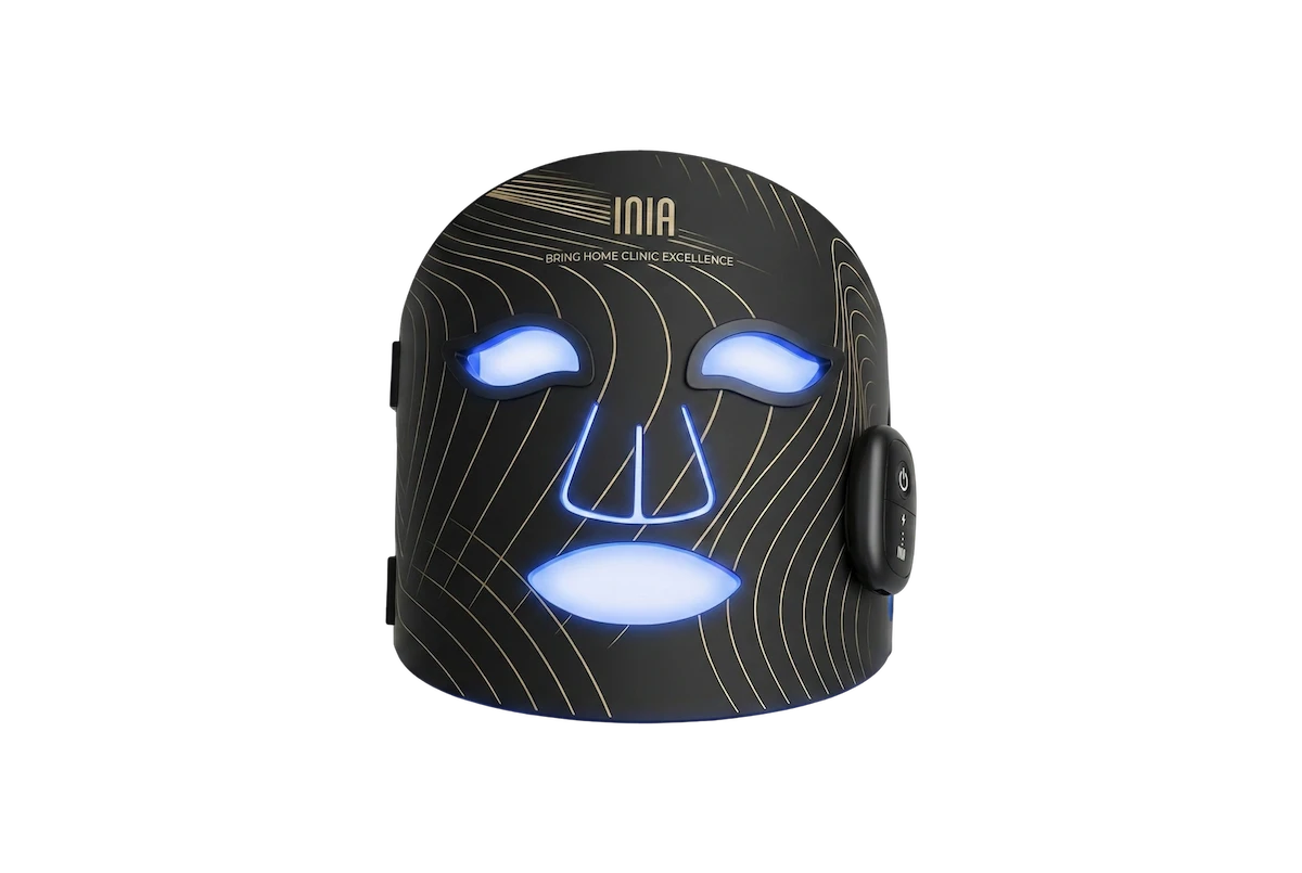 Inia LED Gesichtsmaske freigestellt mit transparentem Hintergrund